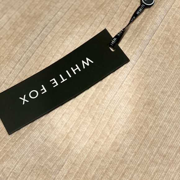 Women’s White Fox ribbed maxi skirt in Oatmeal. Size medium. Worn one time. - Picture 9 of 12